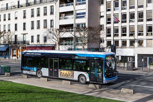 Île-de-France Mobilités et la RATP lancent un appel d'offres massif pour  l'achat de bus électriques